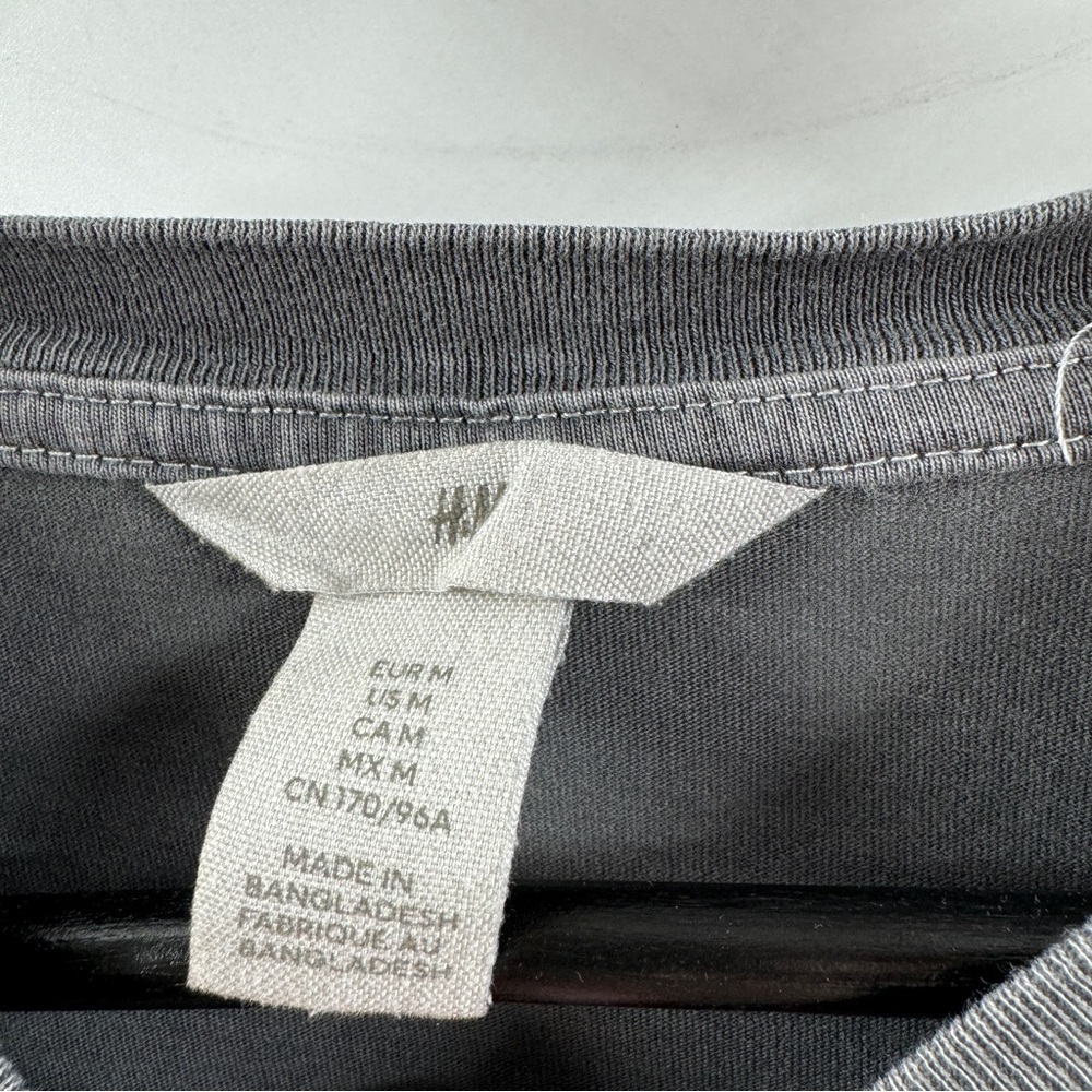 H&M Grey Long Sleeve Basic Top Women’s Size Medium - Picture 4 of 8